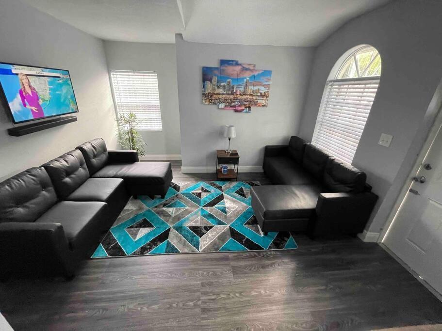 “la Casita” Beautiful In The Heart Of ! Сasa de vacaciones Miami